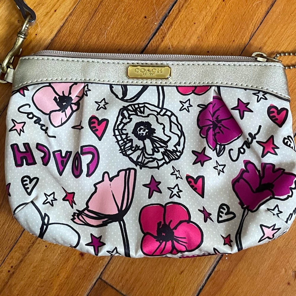 Coach Women's Cream and Pink Wristlet